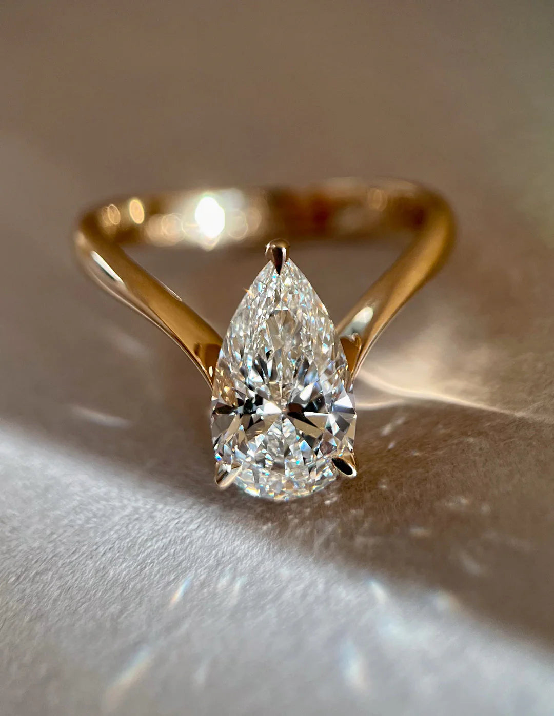 1.0CT-2.0CT Pear E/VS CVD Diamond Unique Engagement Rings Couple With Matching Classic Curved Band
