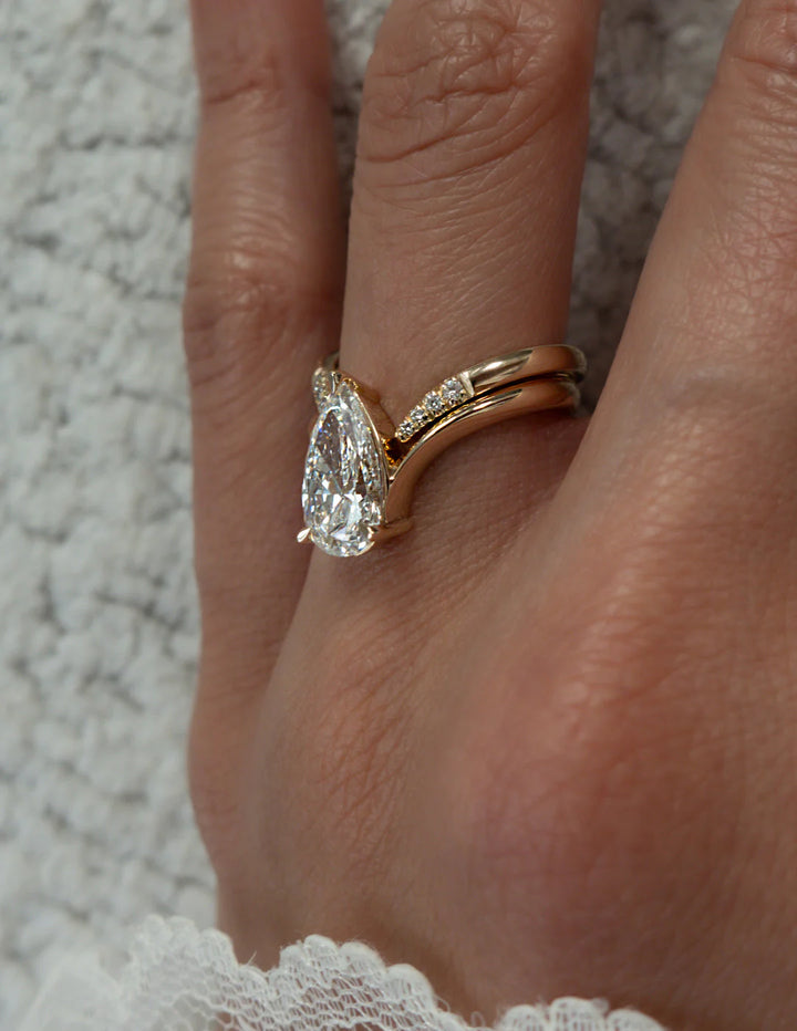1.0CT-2.0CT Pear E/VS CVD Diamond Unique Engagement Couple Ring Design With Matching Band