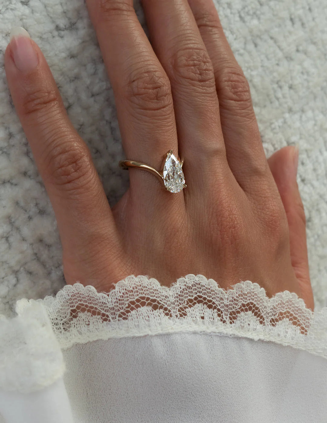 1.0CT-2.0CT Pear E/VS CVD Diamond Unique Engagement Couple Ring Design With Matching Band