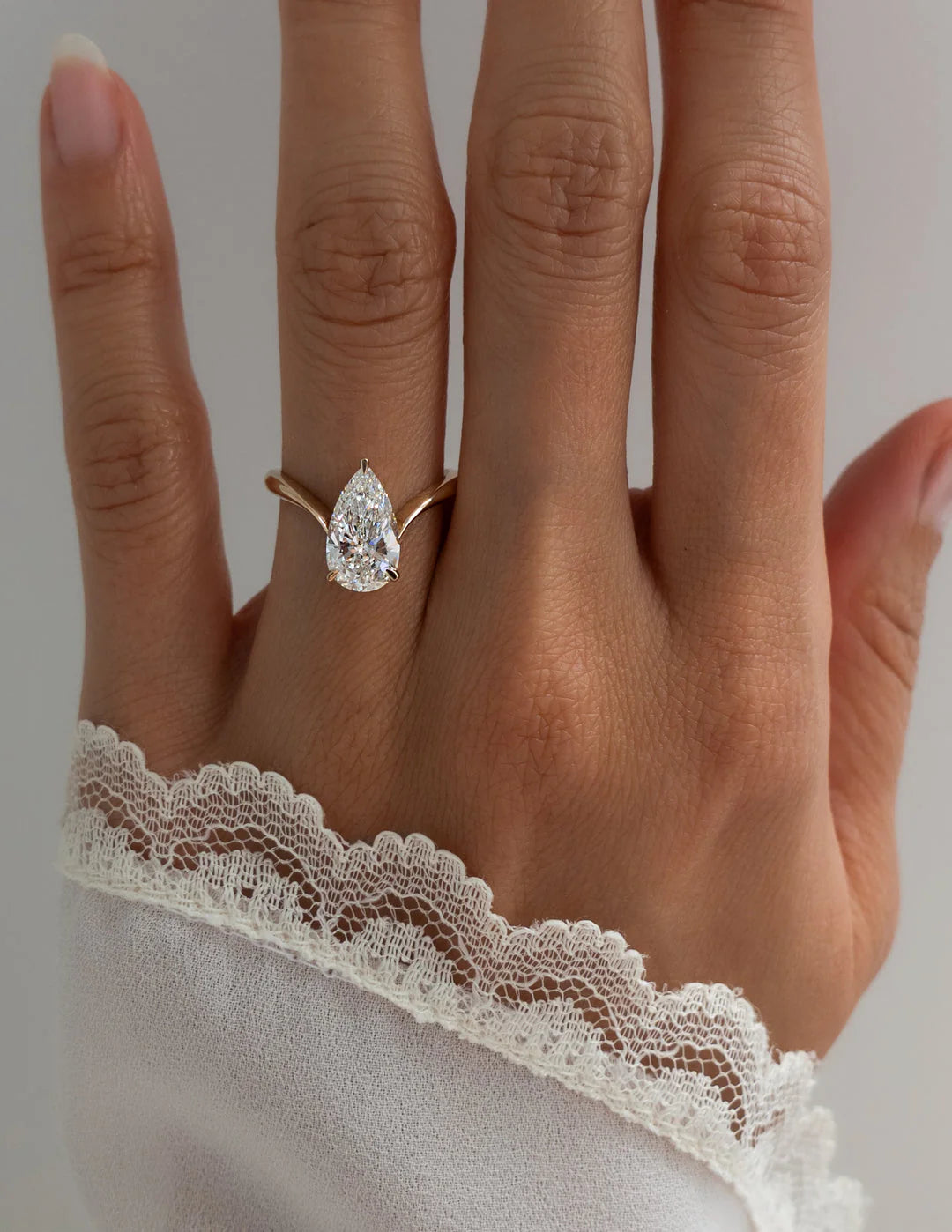 1.0CT-2.0CT Pear E/VS CVD Diamond Unique Engagement Rings Couple With Matching Classic Curved Band