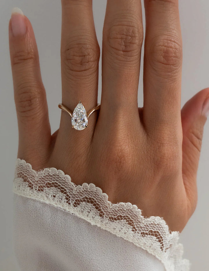 1.0CT-2.0CT Pear E/VS CVD Diamond Unique Engagement Rings Couple With Matching Classic Curved Band