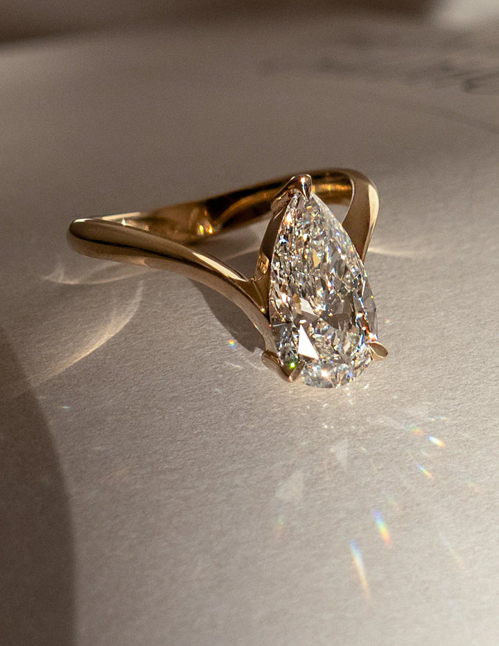 1.0CT-2.0CT Pear E/VS CVD Diamond Unique Engagement Rings Couple With Matching Classic Curved Band