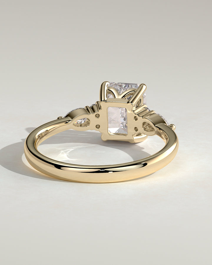 Luxury Emerald Engagement Ring