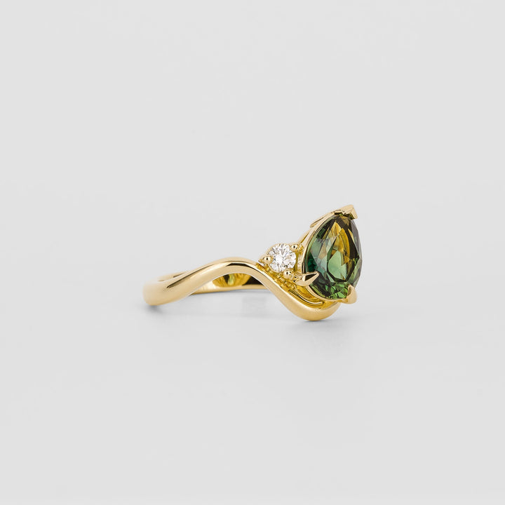 1.50CT-2.50CT Green Pear Diamond Unique Engagement Ring
