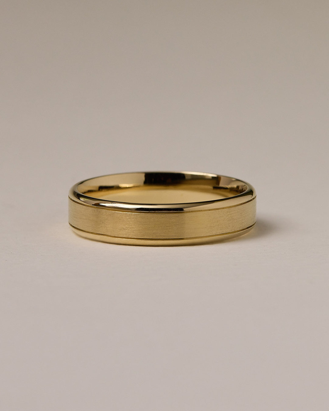 Men's Brushed Flat Band Stepped Edges
