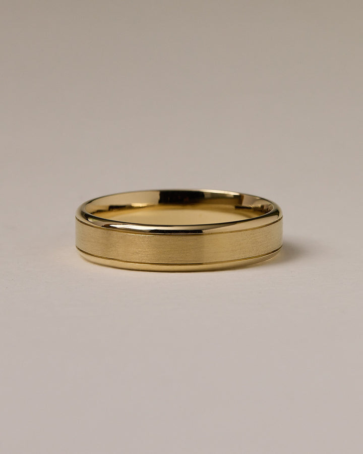 Men's Brushed Flat Band Stepped Edges