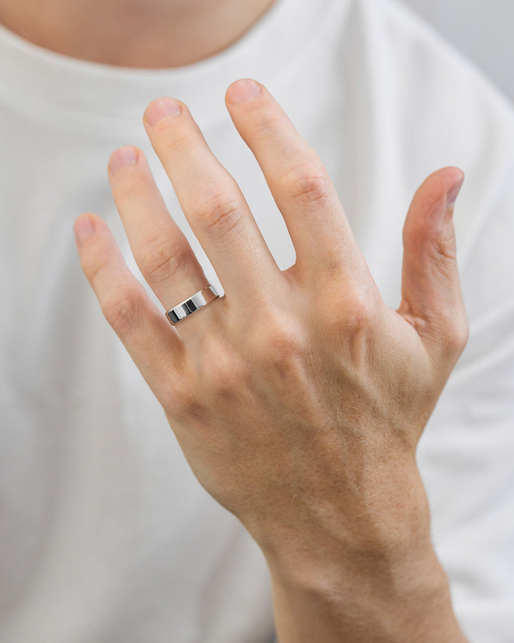 Men's Classic Flat Bevel Solid Gold Wedding Band