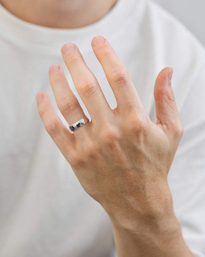 Men's Classic Round Bevel Solid Gold Wedding Band