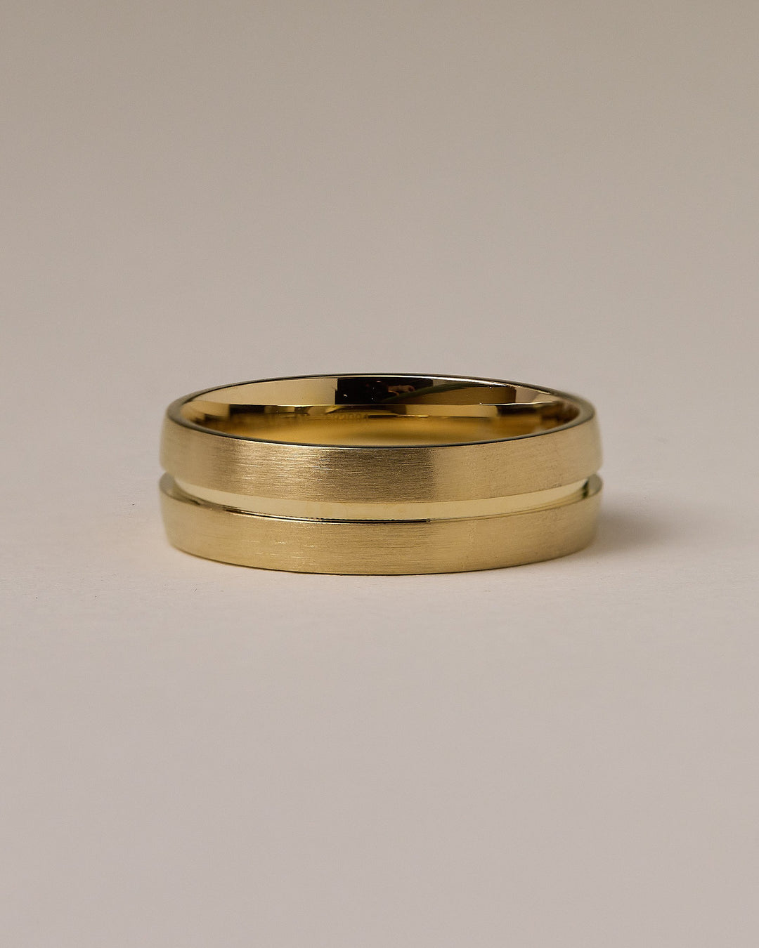 Men's Polished Center Line Wedding Band