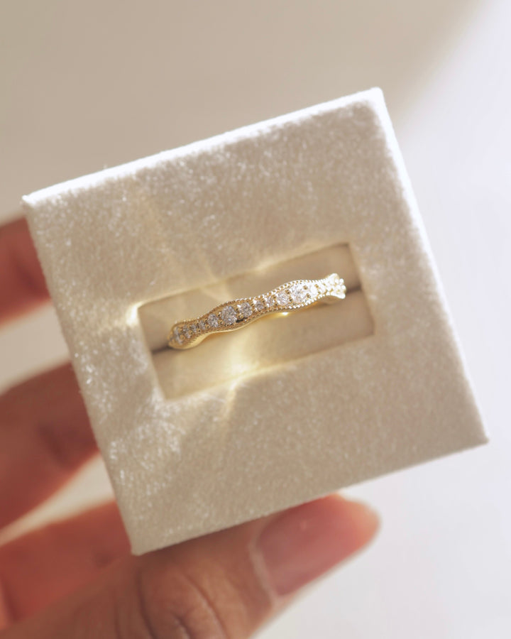 Mixed Size Round Pave Milgrain Wedding Band