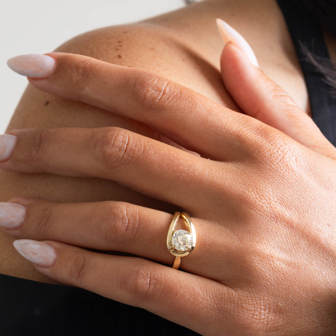 1.50CT Cushion Cut E/VS1 Lab Grown Diamond Unique Solitaire Engagement Ring