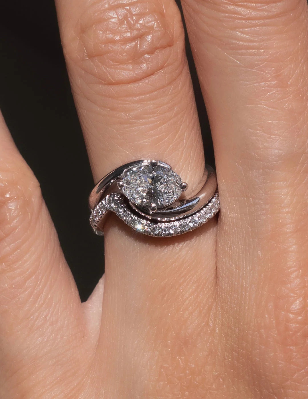 1.0CT-2.0CT Oval East West E/VS CVD Diamond Unique Engagement Fashion Rings With Matching Band