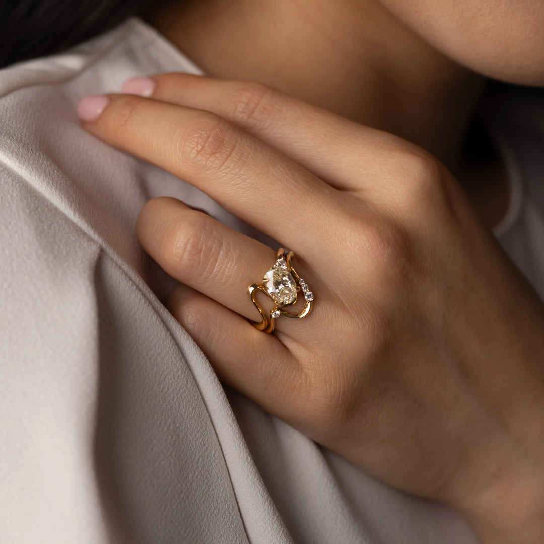 Oval Diamond Bridal Set
