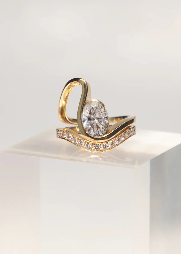 1.0CT Oval E/VS CVD Diamond Half Bezel Curved Engagement Ring With Wedding Band