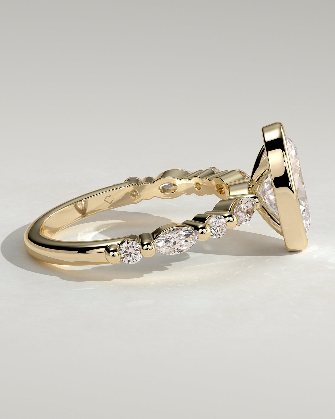 Oval bezel distance pave duo