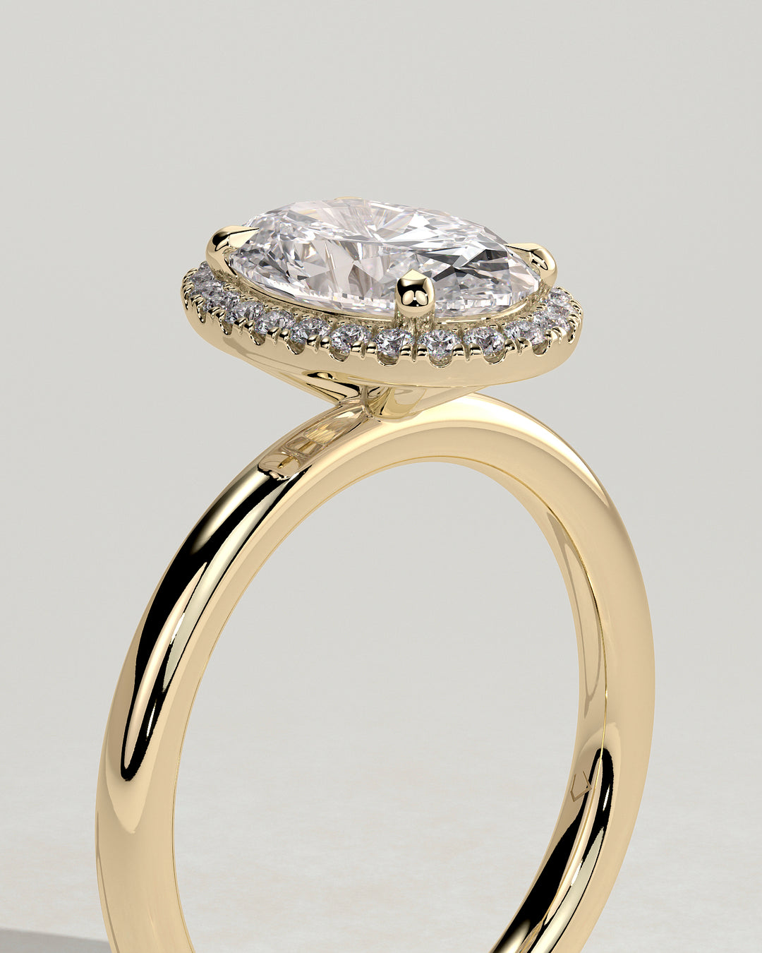 Oval halo engagement ring