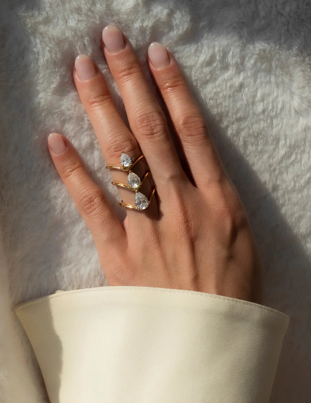 1.0CT-2.0CT Pear E/VS CVD Unique Diamond Rings Design Engagement With Matching Diamond Band