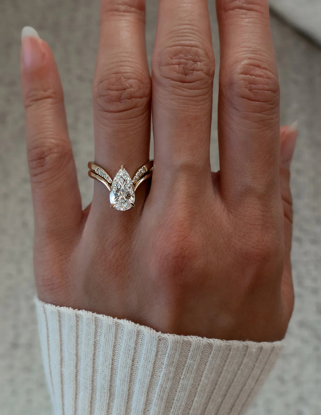 pear shaped lab grown diamond ring set