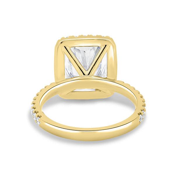 Detailed view of radiant E VS2 lab grown diamond halo pavé engagement ring showing clarity and pavé sparkle