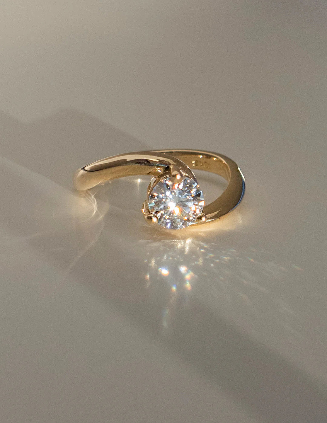 0.50CT-1.50CT Round E/VS CVD Diamond By Pass Engagement Dream Ring With Matching Band