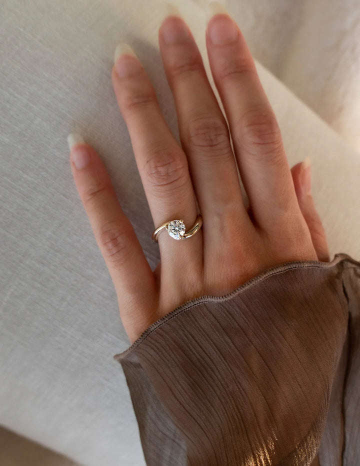 0.50CT-1.50CT Round E/VS CVD Diamond By Pass Engagement Dream Ring With Matching Band