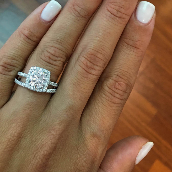 Round Cut Halo Engagement Ring Set