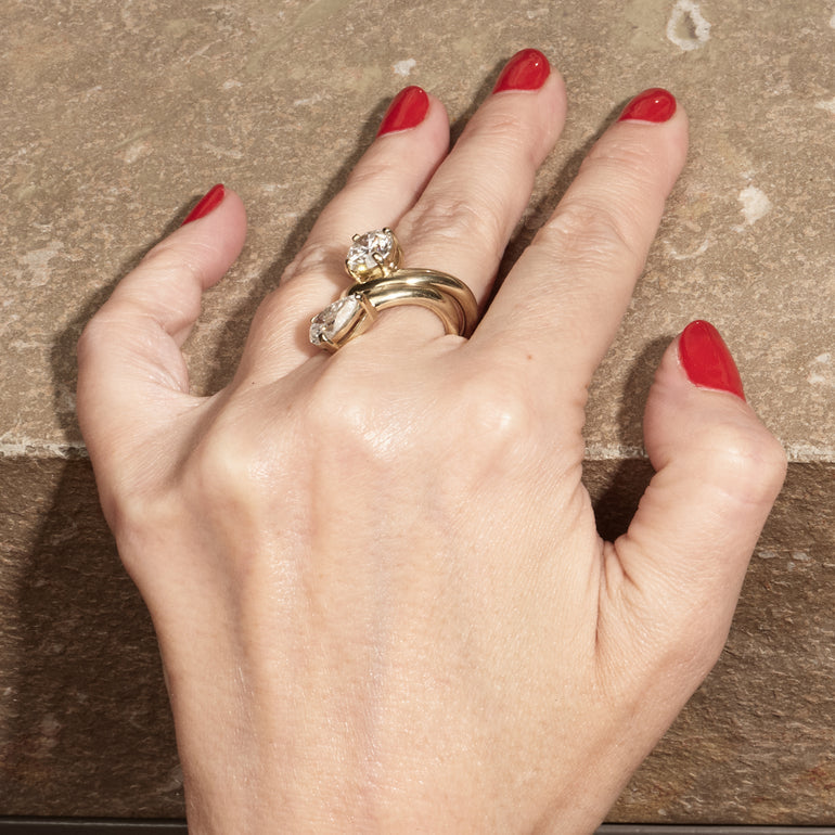 Unique Round Diamond Engagement Ring