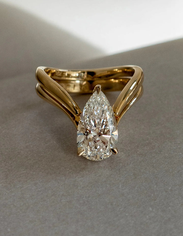 1.0CT-2.0CT Pear E/VS CVD Diamond Unique Engagement Rings Couple With Matching Classic Curved Band
