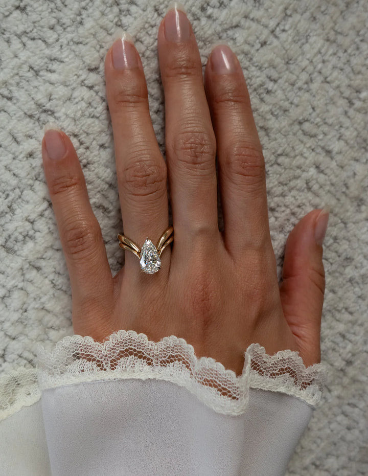 1.0CT-2.0CT Pear E/VS CVD Diamond Unique Engagement Rings Couple With Matching Classic Curved Band