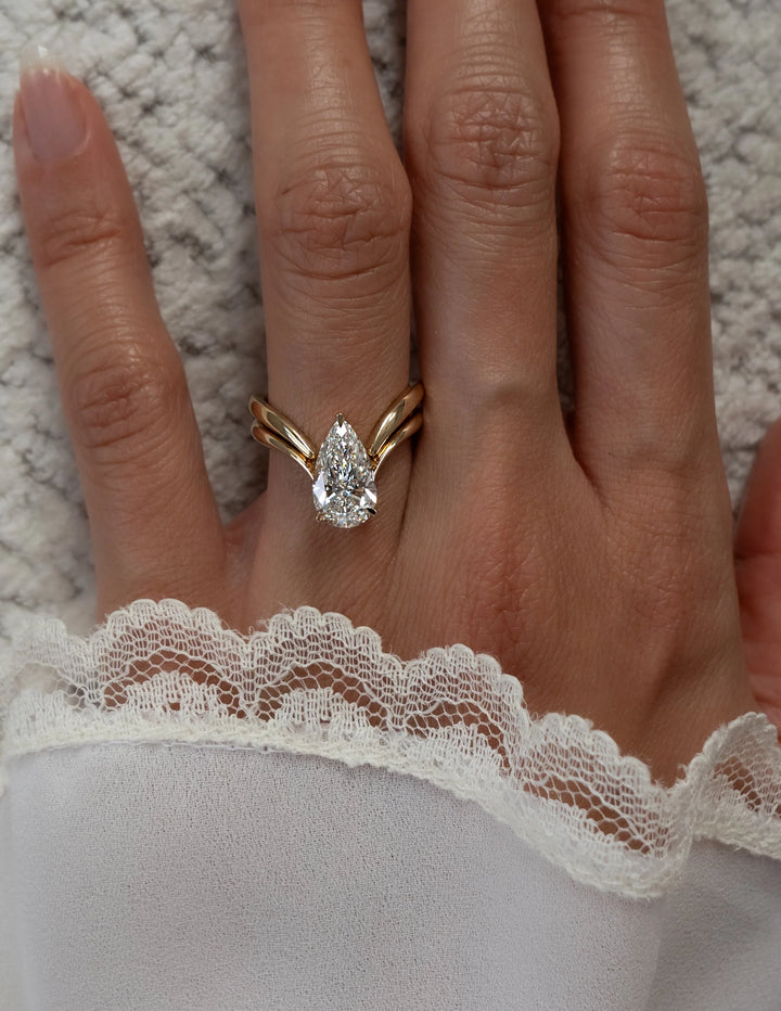 1.0CT-2.0CT Pear E/VS CVD Diamond Unique Engagement Rings Couple With Matching Classic Curved Band