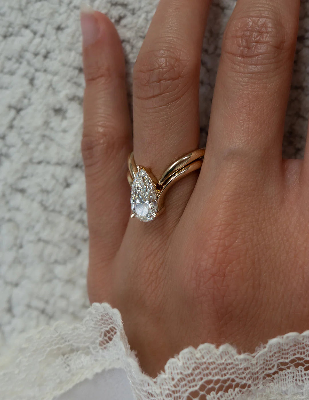 1.0CT-2.0CT Pear E/VS CVD Diamond Unique Engagement Rings Couple With Matching Classic Curved Band