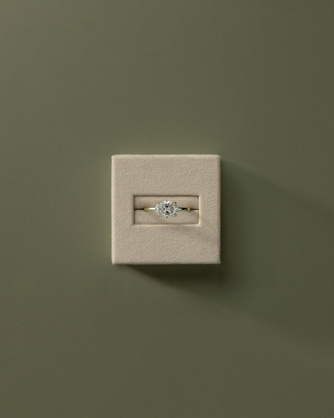 Secure settings for large oval diamonds