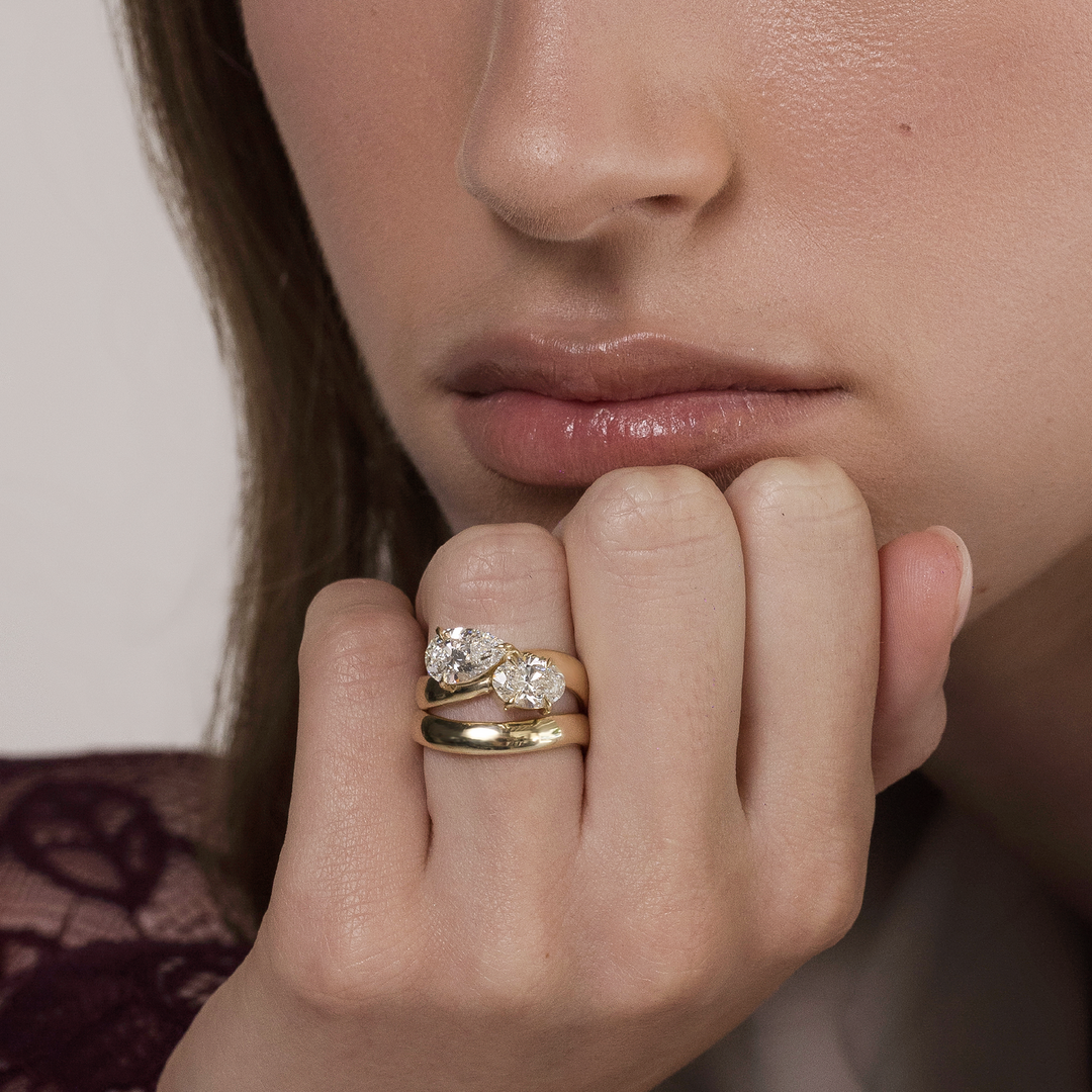 1.0CT Pear & Oval Cut IGI Certified CVD Diamond Curved Toi et Moi Engagement Ring