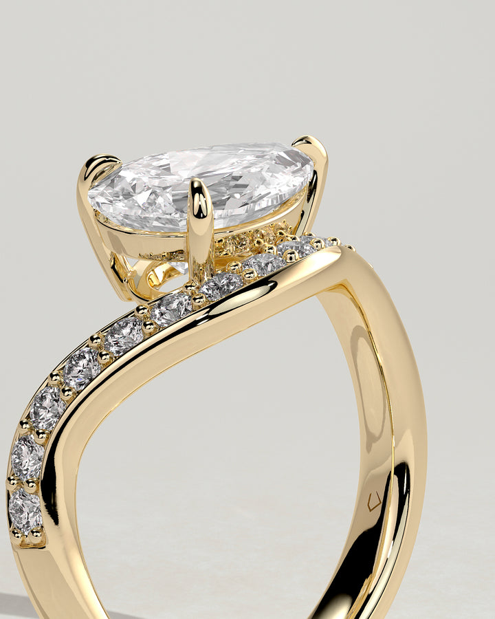 Tapered East West pear band