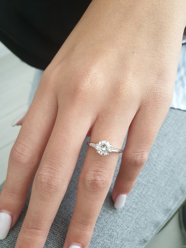 Round Diamond Engagement Ring USA