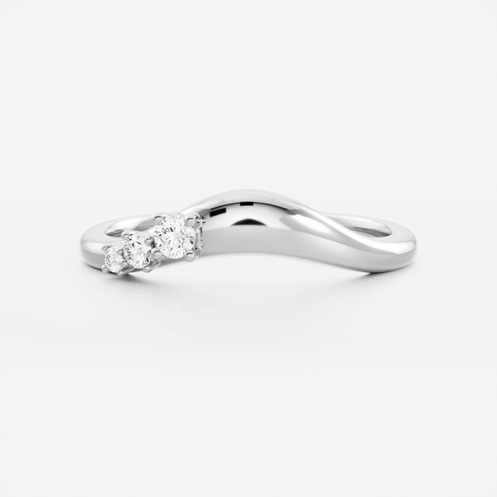 Round Unique Curved E/VS1 Lab Grown Diamond Wedding Band For Women