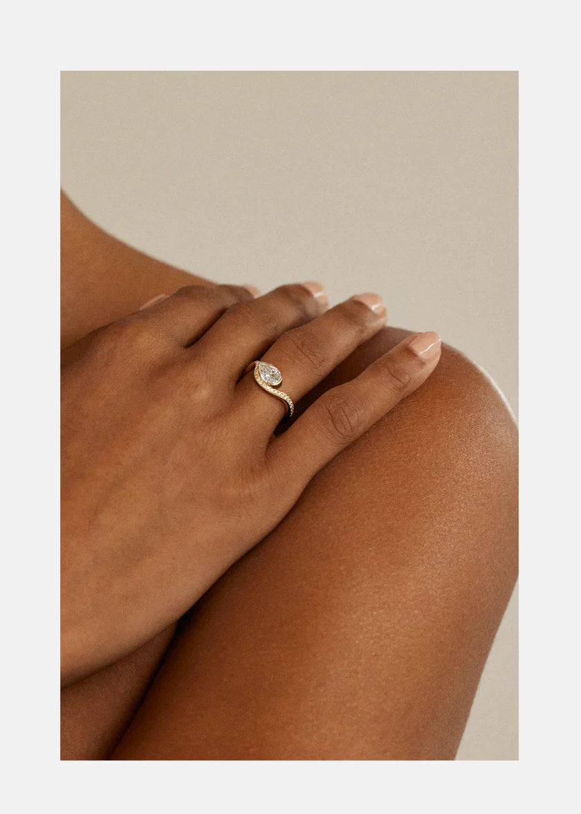 Pear Engagement Ring Set