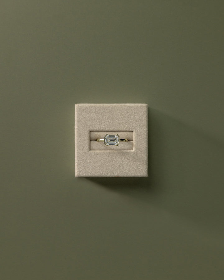 VS clarity diamond ring