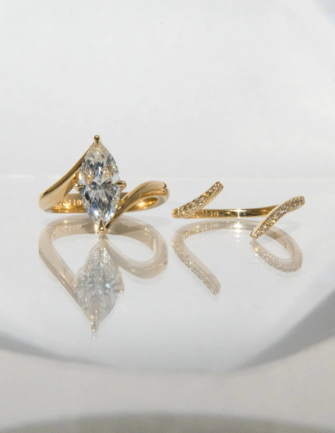 2.0CT Marquise E/VS CVD Diamond Bypass Unique Engagement Ring With Curved Band