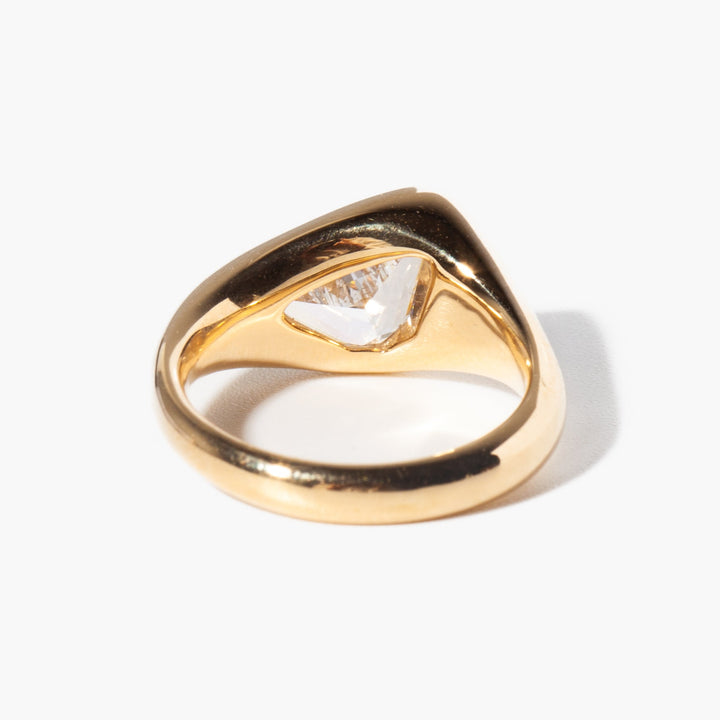 Vintage inspired flow cut lab grown diamond engagement ring featuring soft organic lines and refined craftsmanship