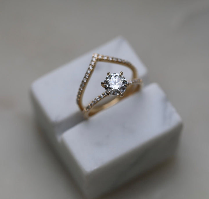 round-solitaire-cvd-e-vs1-diamond-engagement-ring-2