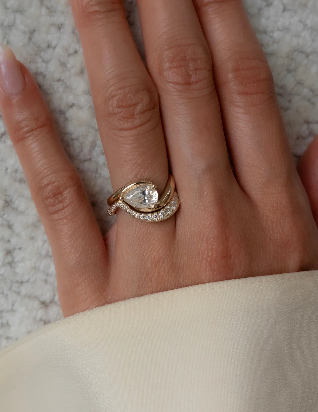 1.0CT-2.0CT Pear East West E/VS CVD Diamond Tension Style Engagement Ring With Matching Classic Band
