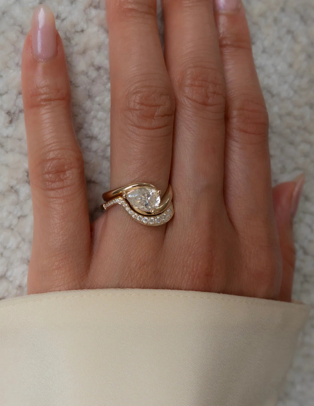 1.0CT-2.0CT Pear East West E/VS CVD Diamond Tension Style Engagement Ring With Matching Classic Band