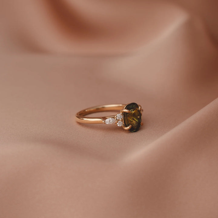 oval wedding rings