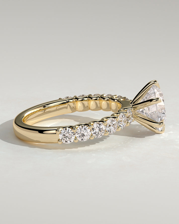 round diamond solitaire engagement ring band