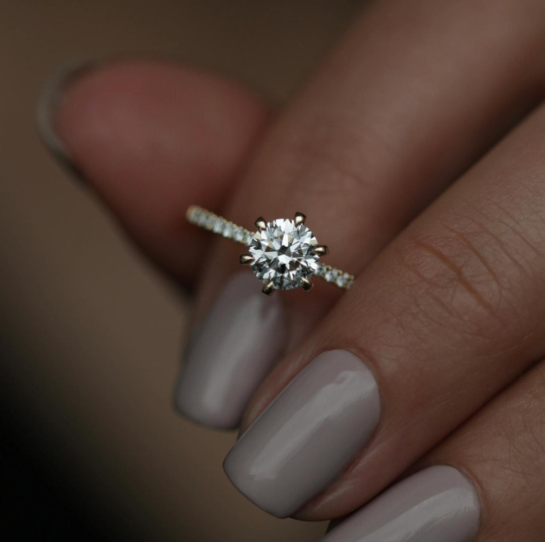 round-solitaire-cvd-e-vs1-diamond-engagement-ring-3