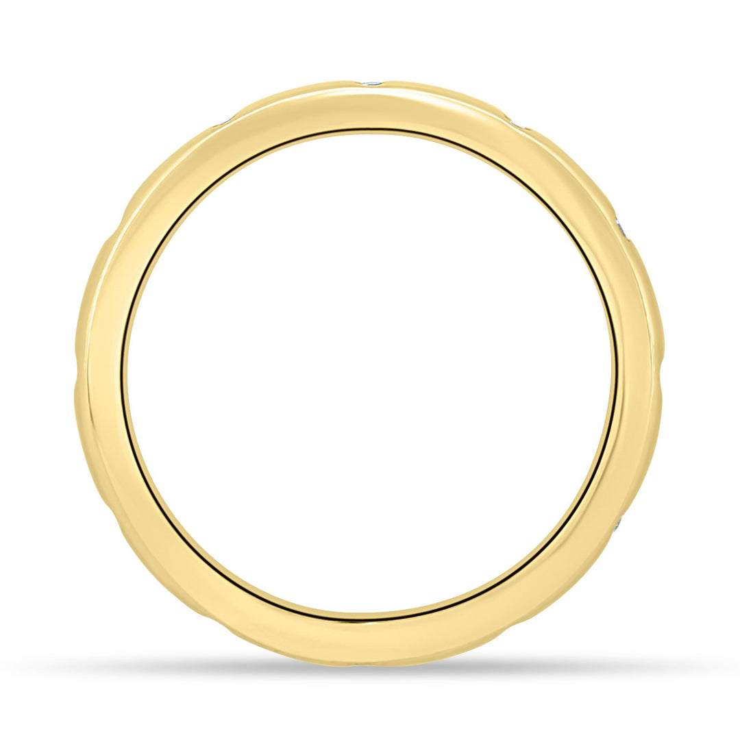 flush set wedding band
