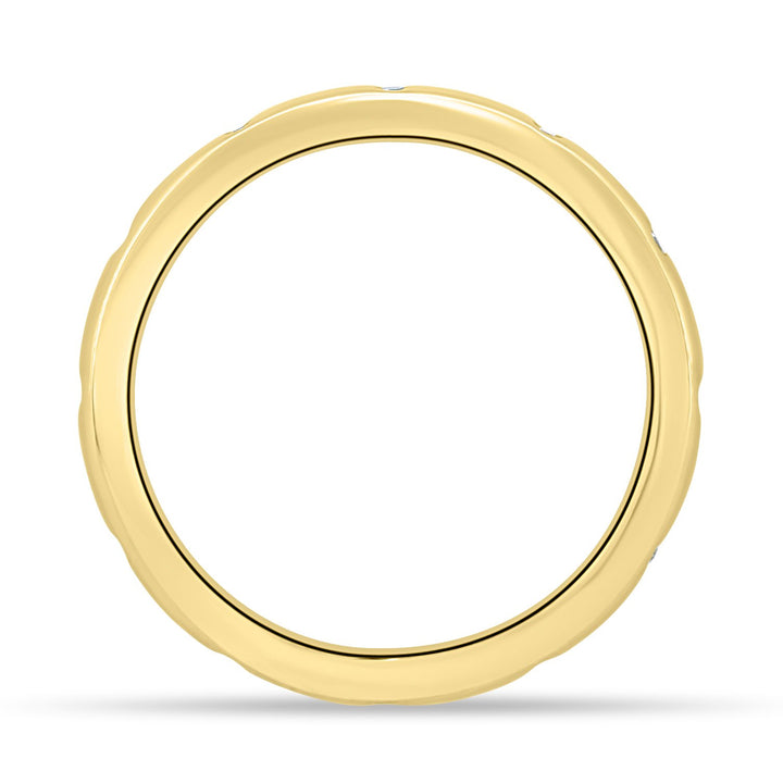 flush set wedding band
