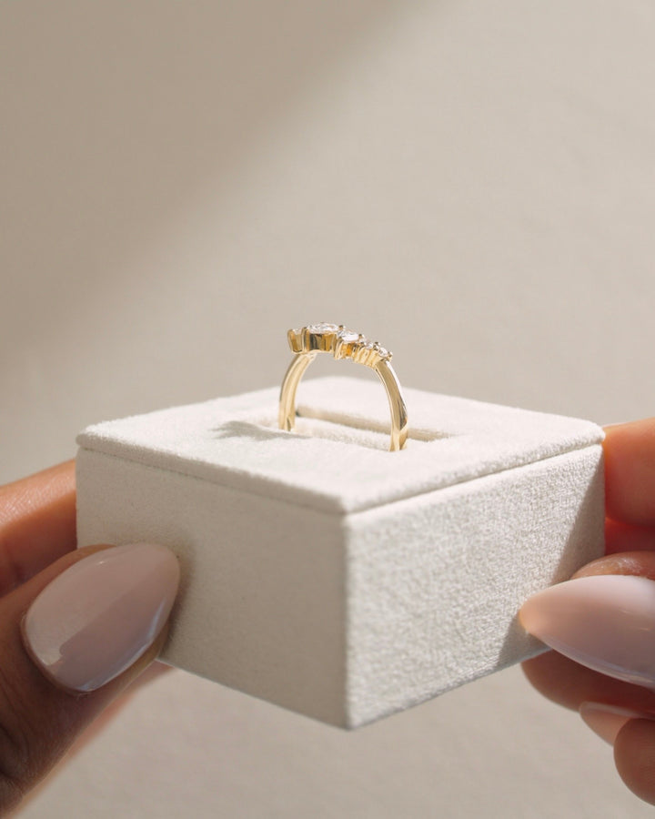graceful diamond curve
