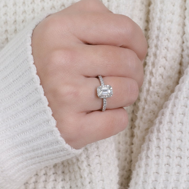 emerald-halo-f-vs1-diamond-engagement-ring